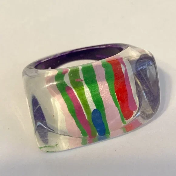Vintage Lucite Acrylic Ring Size 6 Retro Abstract Hand Painted Pink Red White - Picture 10 of 12